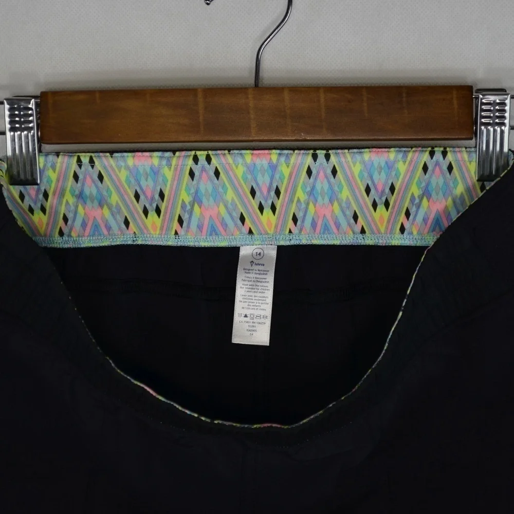 ivivva Your Pursuit Pleated Crops Size 14 in Black